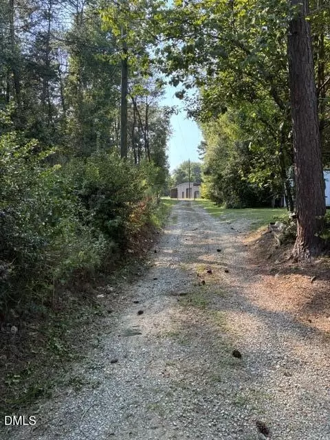 1499 N Sellars Mill Rd, Burlington, NC 27217