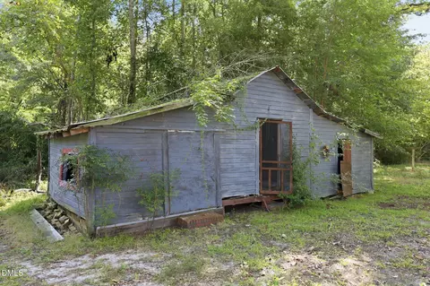 Exterior - 207 Pendergraft Rd, Bunnlevel, NC 28323 photo 3 of 5