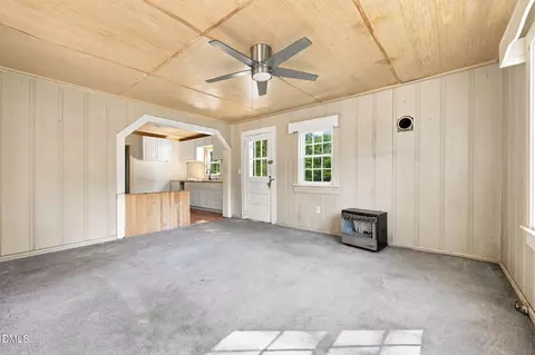 Living - 207 Pendergraft Rd, Bunnlevel, NC 28323 photo 5 of 6