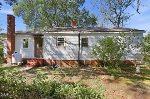 Exterior - 207 Pendergraft Rd, Bunnlevel, NC 28323 photo 2 of 5