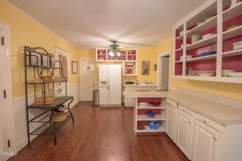 Kitchen - 1605 Longview Ave, Tarboro, NC 27886 photo 2 of 5