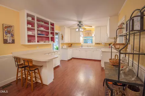 Kitchen - 1605 Longview Ave, Tarboro, NC 27886 photo 3 of 5