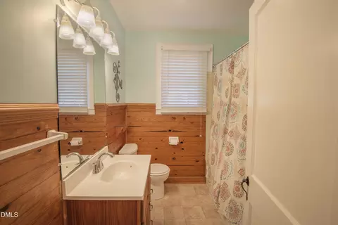 Bath - 1605 Longview Ave, Tarboro, NC 27886 photo 5 of 5