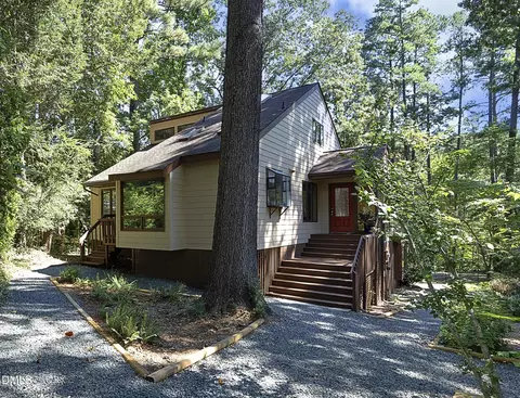 10 Ellen Pl, Chapel Hill, NC 27514