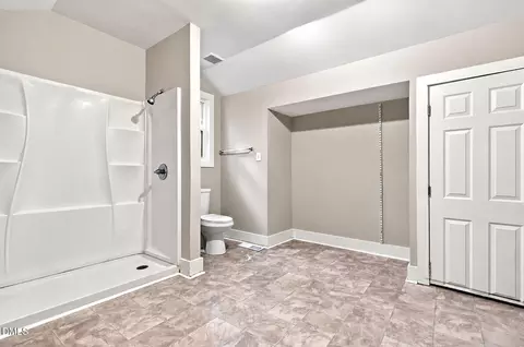 Bath - 2641 Kirk Rd, Durham, NC 27705 photo 4 of 4