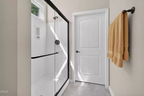 Bath - 403 Tuttle Rd, Durham, NC 27703 photo 6 of 7