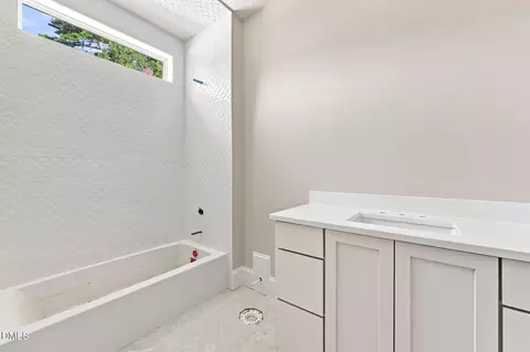 Bath - 2702 N Mayview Rd, Raleigh, NC 27607 photo 5 of 5