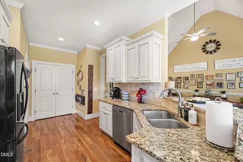 Kitchen - 8201 Plum Bush Ct, Willow Spring, NC 27592 photo 2 of 3