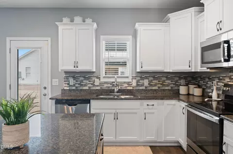 Kitchen - 117 Sunfish St, Smithfield, NC 27577 photo 2 of 3