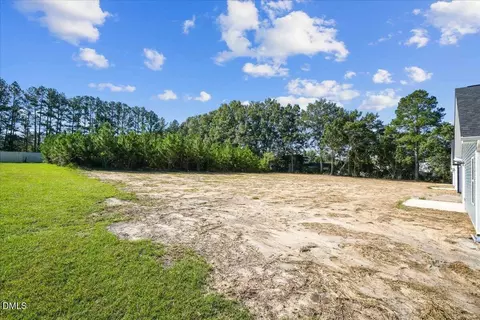 Exterior - 314 E Howard St, Roseboro, NC 28382 photo 2 of 3