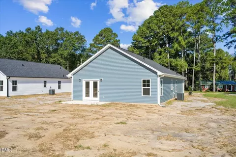 Exterior - 314 E Howard St, Roseboro, NC 28382 photo 1 of 3