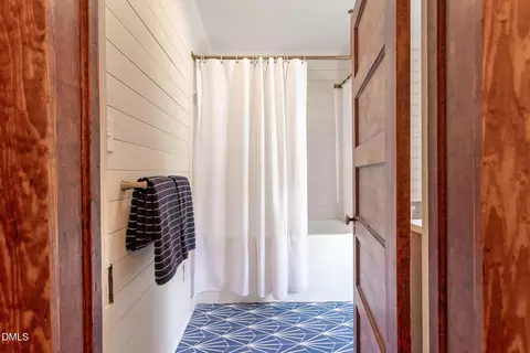 Bath - 309 Edward St, Durham, NC 27701 photo 4 of 7