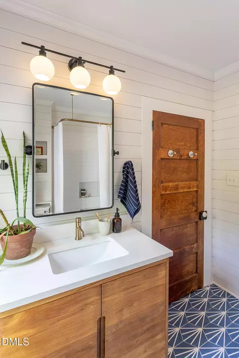Bath - 309 Edward St, Durham, NC 27701 photo 6 of 7