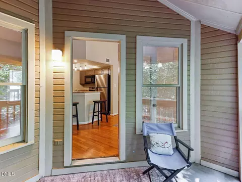 Exterior - 117 Abingdon Ct, Cary, NC 27513 photo 4 of 5