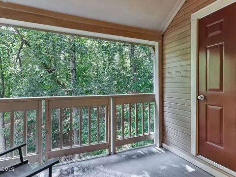 Exterior - 117 Abingdon Ct, Cary, NC 27513 photo 3 of 5