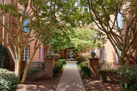 431 W Barbee Chapel Rd, Chapel Hill, NC 27517