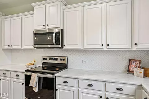 Kitchen - 40 W Dentaires Way, Willow Spring, NC 27592 photo 4 of 7