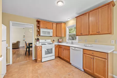 Kitchen - 101 Gatepost Ln, Cary, NC 27513 photo 4 of 5