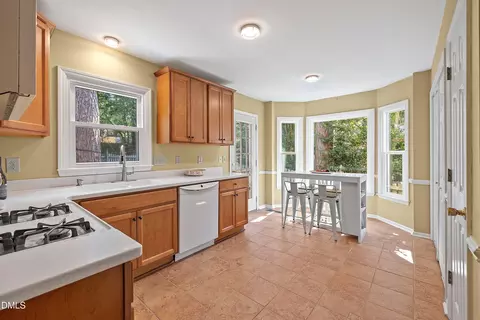 Kitchen - 101 Gatepost Ln, Cary, NC 27513 photo 5 of 5