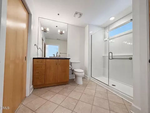 Bath - 2608 Erwin Rd #412, Durham, NC 27705 photo 3 of 4
