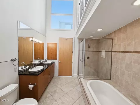 Bath - 2608 Erwin Rd #412, Durham, NC 27705 photo 1 of 4