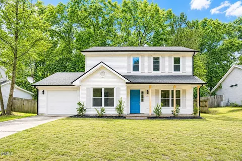 1414 Ravensthorpe Dr, Fuquay Varina, NC 27526