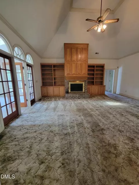 Living - 30 Ormsby Ct, Spring Lake, NC 28390 photo 2 of 2