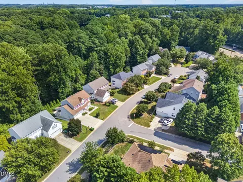 View/Area - 229 Tecumseh Ct, Cary, NC 27513 photo 2 of 4