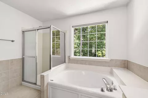 Bath - 229 Tecumseh Ct, Cary, NC 27513 photo 4 of 7