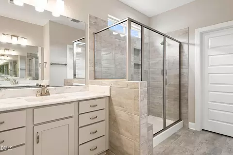 Bath - 14 Lockhaven Dr, Garner, NC 27529 photo 2 of 3