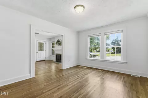 Living - 708 S 3rd St, Smithfield, NC 27577 photo 5 of 6