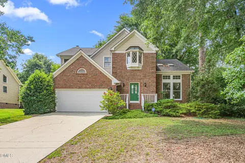 207 Windhover Dr, Chapel Hill, NC 27514