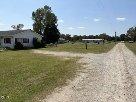 194 Glover Rd, Dunn, NC 28334 photo 2