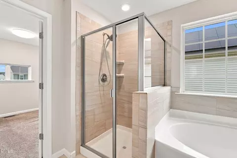 Bath - 623 Hiddenbrook Dr, Durham, NC 27703 photo 5 of 5