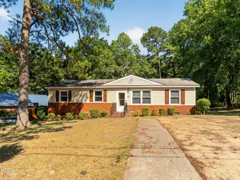308 Pennsylvania Ave, Fayetteville, NC 28301