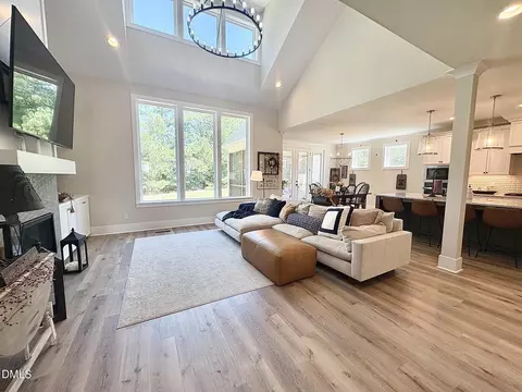 6521 Camellia Creek Dr, Raleigh, NC 27603