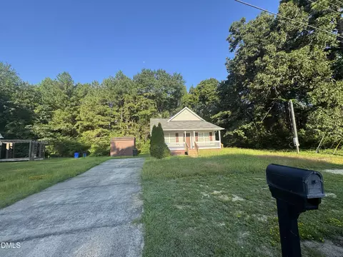 6158 Lonestar Rd, Fayetteville, NC 28303