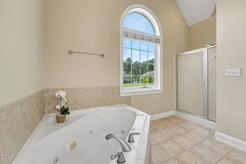 Bath - 5312 Serather Ct, Garner, NC 27529 photo 2 of 7