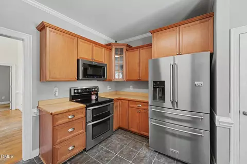 Kitchen - 5312 Serather Ct, Garner, NC 27529 photo 2 of 3