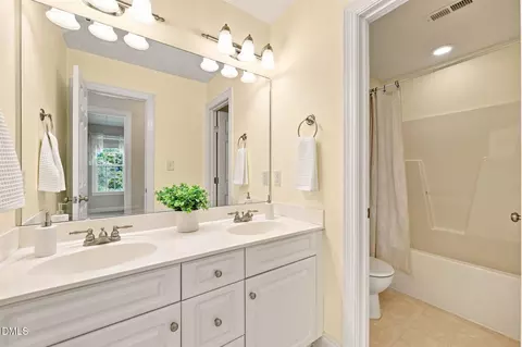 Bath - 2725 Lautenberg Ln, Willow Spring, NC 27592 photo 4 of 5