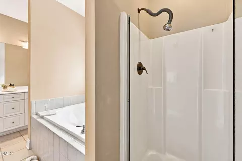 Bath - 2725 Lautenberg Ln, Willow Spring, NC 27592 photo 2 of 5