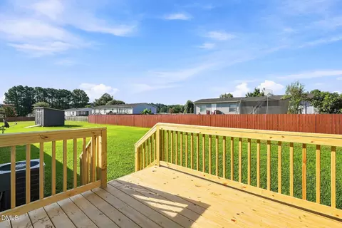 Exterior - 100 E Abbey Ct, Smithfield, NC 27577 photo 2 of 5