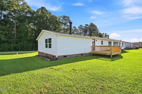 Exterior - 100 E Abbey Ct, Smithfield, NC 27577 photo 5 of 5