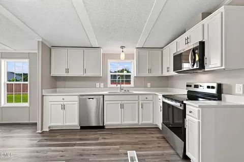 Kitchen - 100 E Abbey Ct, Smithfield, NC 27577 photo 2 of 2