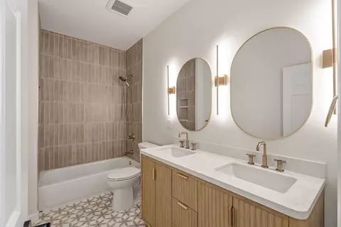 Bath - 5 Silverbell Ct, Durham, NC 27713 photo 6 of 9