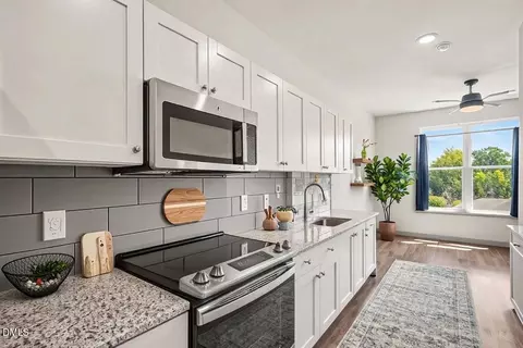 2408 Gathering Square Ct, Fuquay Varina, NC 27526
