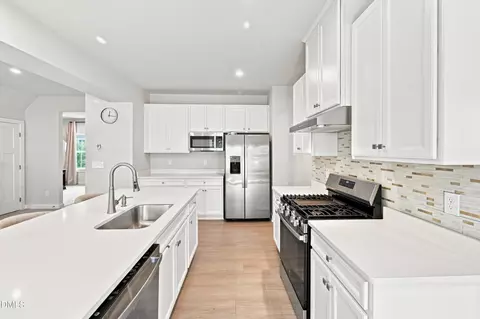 Kitchen - 136 Sonnet Tree Lp, Wendell, NC 27591 photo 3 of 4