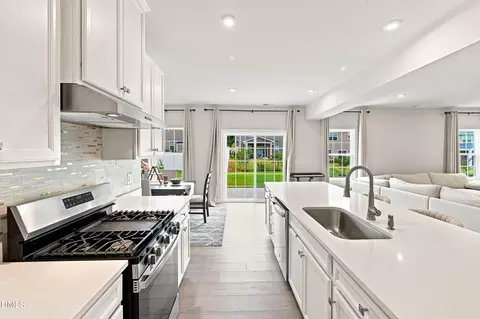 Kitchen - 136 Sonnet Tree Lp, Wendell, NC 27591 photo 2 of 4