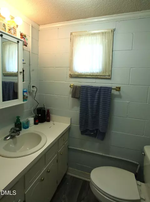 Bath - 2351 Mount Pleasant Rd, Willow Spring, NC 27592 photo 2 of 3