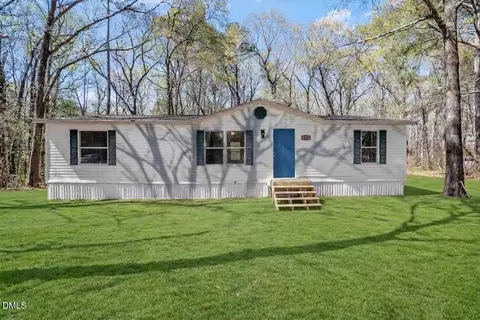 124 Decoy Dr, Pikeville, NC 27863
